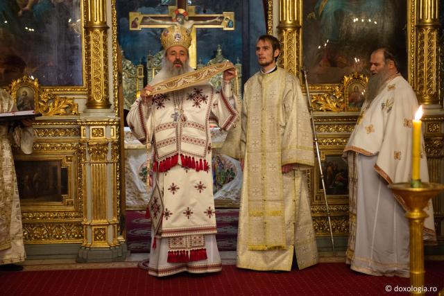 IPS Mitropolit Teofan: „Cel care are credință în Dumnezeu, atunci când totul este bine nu se mândrește, iar când apar necazuri și supărări nădăjduiește în Domnul”
