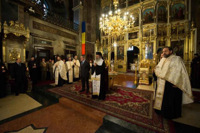Slujba Parastasului pentru făuritorii Unirii Bucovinei cu Regatul României: „Să se arate duhul unității și în revenirea acasă a teritoriilor încă înstrăinate”