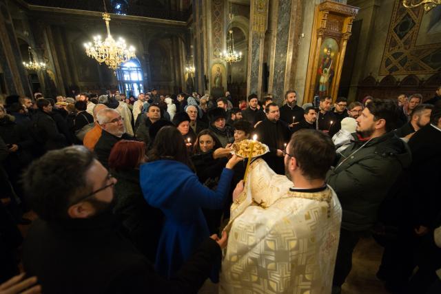 Slujba Parastasului pentru făuritorii Unirii Bucovinei cu Regatul României: „Să se arate duhul unității și în revenirea acasă a teritoriilor încă înstrăinate”