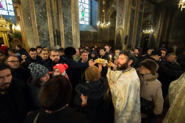 Slujba Parastasului pentru făuritorii Unirii Bucovinei cu Regatul României: „Să se arate duhul unității și în revenirea acasă a teritoriilor încă înstrăinate”