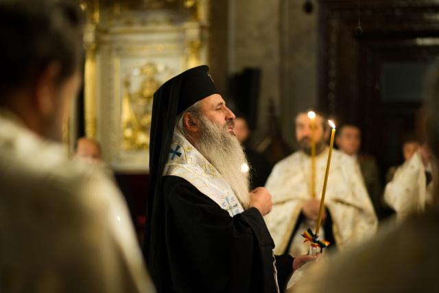 Slujba Parastasului pentru făuritorii Unirii Bucovinei cu Regatul României: „Să se arate duhul unității și în revenirea acasă a teritoriilor încă înstrăinate”