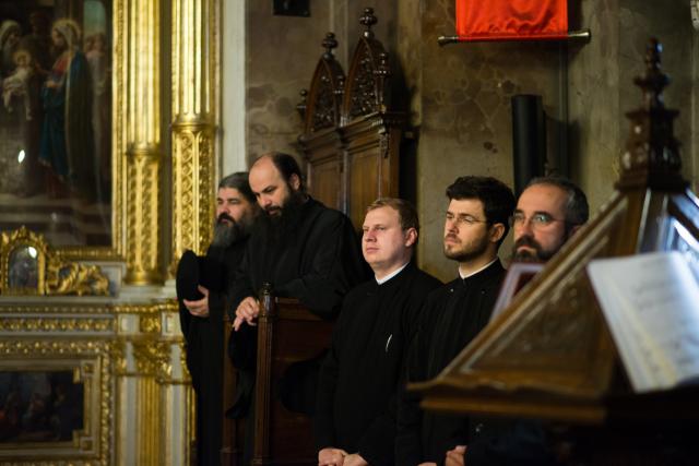 Slujba Parastasului pentru făuritorii Unirii Bucovinei cu Regatul României: „Să se arate duhul unității și în revenirea acasă a teritoriilor încă înstrăinate”