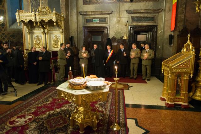 Slujba Parastasului pentru făuritorii Unirii Bucovinei cu Regatul României: „Să se arate duhul unității și în revenirea acasă a teritoriilor încă înstrăinate”
