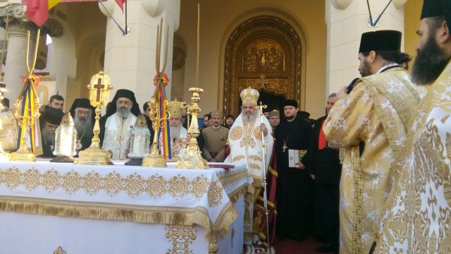 „Pentru toate binefacerile Marii Uniri, aducem astăzi mulțumire” – Te Deum la Catedrala Reîntregirii din Alba Iulia