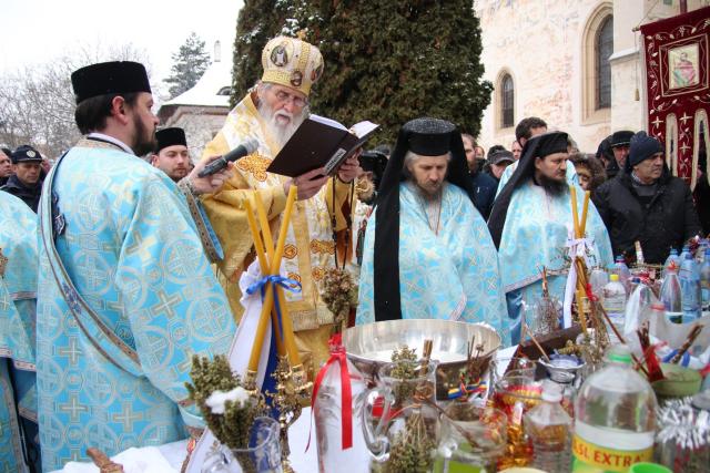 Sfinţirea cea mare a apei în Bucovina