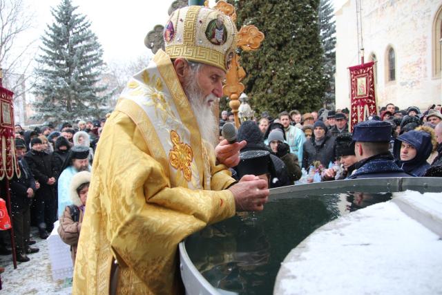 Sfinţirea cea mare a apei în Bucovina