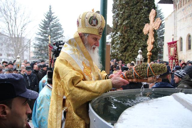 Sfinţirea cea mare a apei în Bucovina