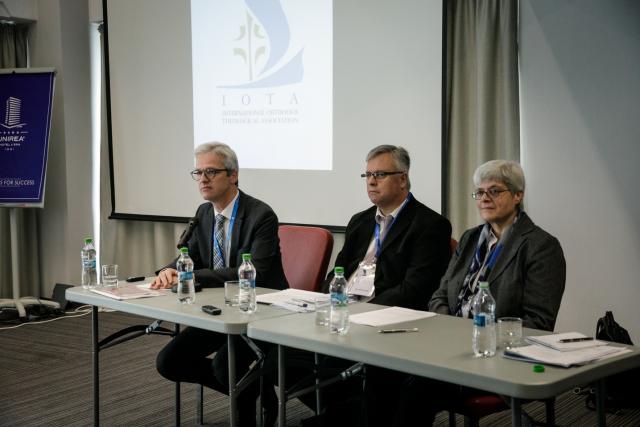 Comunicări ştiinţifice, vernisaj de icoane şi lansări de carte, în cadrul Conferinţei IOTA organizate la Iaşi