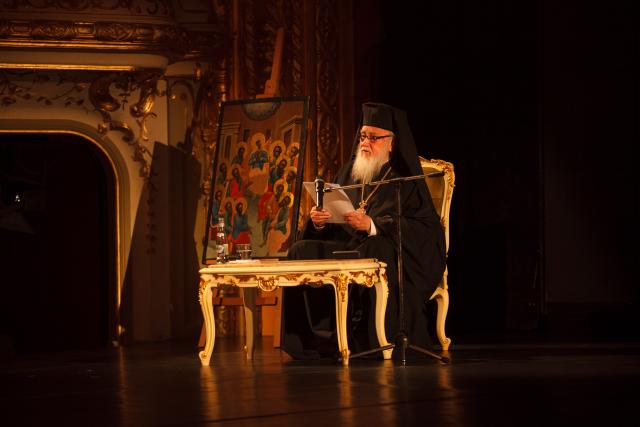 „Cercetători ori oameni de profesie, dorim fiecare să contribuim cu o iotă la viaţa Bisericii”