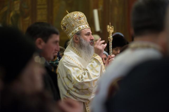 Hram la ctitoria lui Vasile Lupu din Iași: „Având în față chipurile Sfinților Trei Ierarhi, să luăm aminte la icoana viețuirii lor”