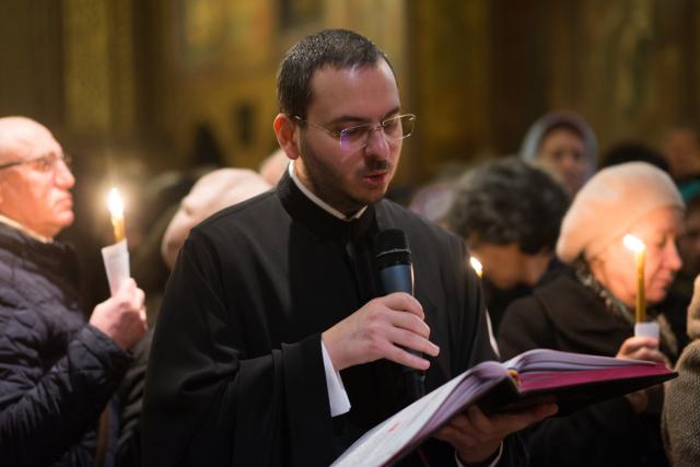 Hram la ctitoria lui Vasile Lupu din Iași: „Având în față chipurile Sfinților Trei Ierarhi, să luăm aminte la icoana viețuirii lor”
