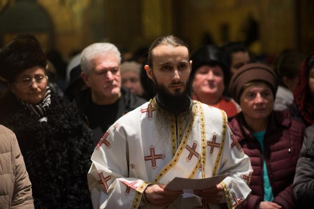 Hram la ctitoria lui Vasile Lupu din Iași: „Având în față chipurile Sfinților Trei Ierarhi, să luăm aminte la icoana viețuirii lor”