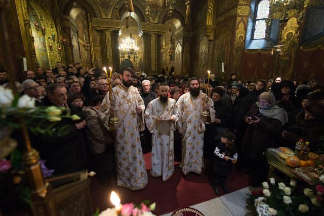 Hram la ctitoria lui Vasile Lupu din Iași: „Având în față chipurile Sfinților Trei Ierarhi, să luăm aminte la icoana viețuirii lor”