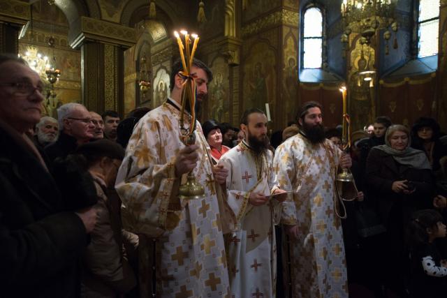 Hram la ctitoria lui Vasile Lupu din Iași: „Având în față chipurile Sfinților Trei Ierarhi, să luăm aminte la icoana viețuirii lor”