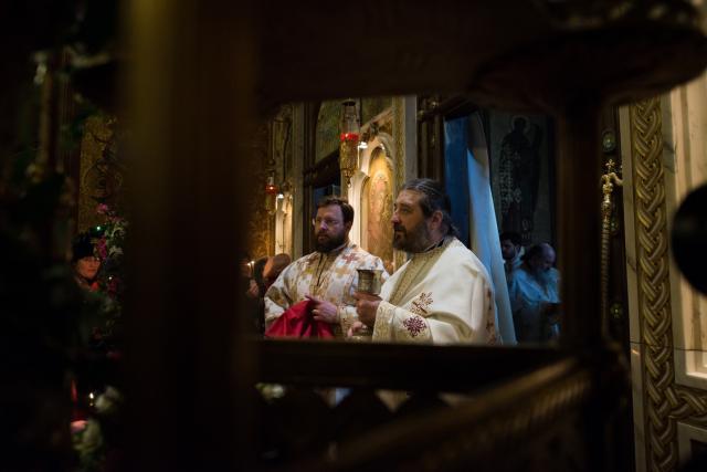 Hram la ctitoria lui Vasile Lupu din Iași: „Având în față chipurile Sfinților Trei Ierarhi, să luăm aminte la icoana viețuirii lor”