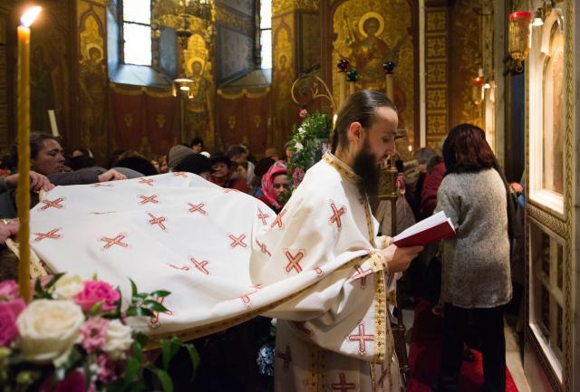 Hram la ctitoria lui Vasile Lupu din Iași: „Având în față chipurile Sfinților Trei Ierarhi, să luăm aminte la icoana viețuirii lor”