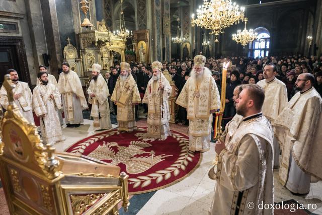 4 ierarhi prezenți la hramul Facultății de Teologie Ortodoxă „Dumitru Stăniloae” din Iași