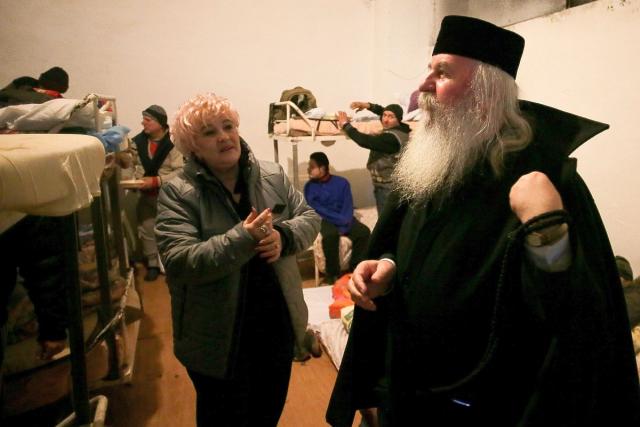 Mitropolitul Banatului şi-a serbat onomastica alături de oamenii străzii