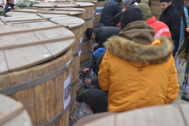 Slujire cu 2 arhierei la Iași: „Sărbătoarea Bobotezei ne arată că Dumnezeu binecuvântează întreaga creaţie”