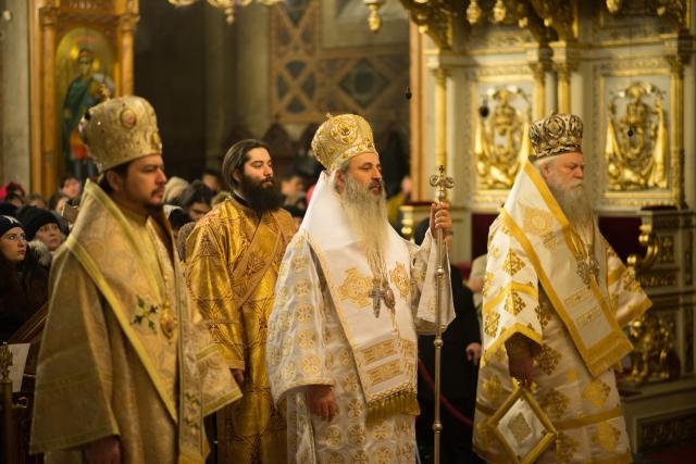(Foto) Sfântul Ierarh Iosif cel Milostiv sărbătorit la Iași: IPS Mitropolit Teofan a slujit cu toiagul arhieresc al sfântului prăznuit