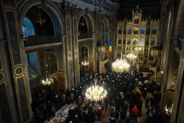 Liturghie arhierească în cinstea Mitropolitului Iosif „cel sfânt şi milostiv”