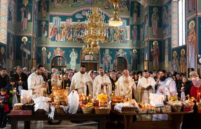 Părintele Proclu pomenit la mormântul său de la Sihăstria Putnei