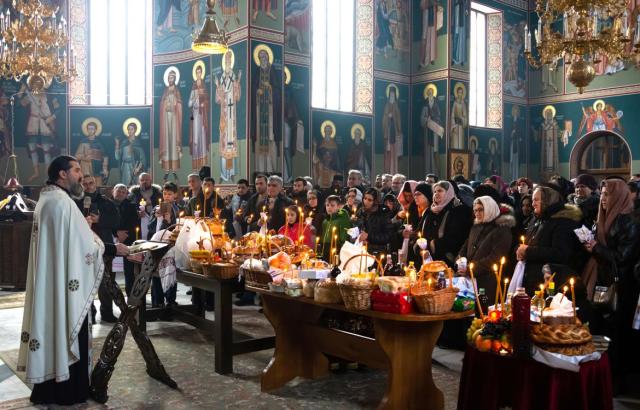 Părintele Proclu pomenit la mormântul său de la Sihăstria Putnei