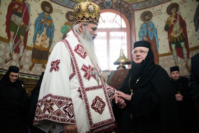 (Foto) Aniversare la Mănăstirea Vorona din Botoșani: maica stareță Teofana Scântei a primit Crucea Patriarhală