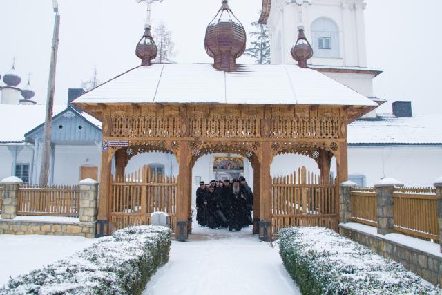 „Crucea Patriarhală” pentru stareța Mănăstirii Vorona: „Maica Teofana a trebuit să se facă tuturor toate”