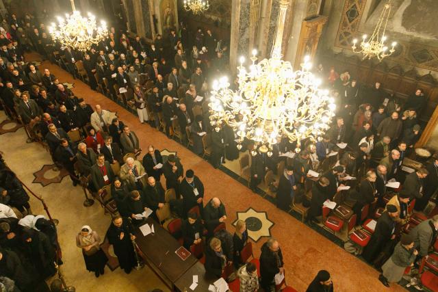 „Cercetători ori oameni de profesie, dorim fiecare să contribuim cu o iotă la viaţa Bisericii”
