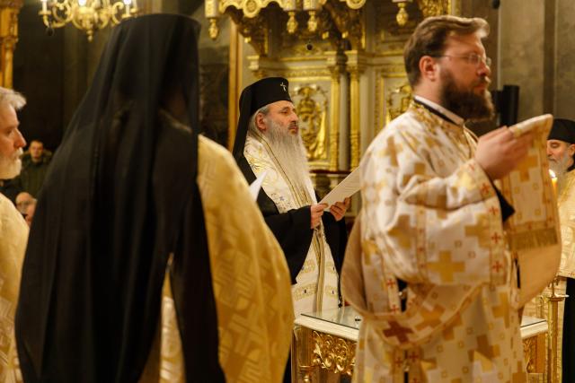 „Cercetători ori oameni de profesie, dorim fiecare să contribuim cu o iotă la viaţa Bisericii”