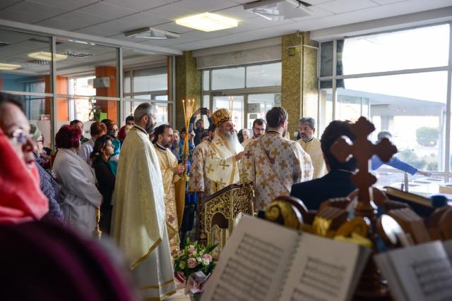 IPS Părinte Mitropolit Teofan a slujit Sfânta Liturghie la Spitalul Clinic de Urgenţă pentru Copii „Sfanta Maria” din Iași