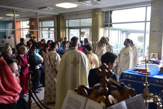 IPS Părinte Mitropolit Teofan a slujit Sfânta Liturghie la Spitalul Clinic de Urgenţă pentru Copii „Sfanta Maria” din Iași