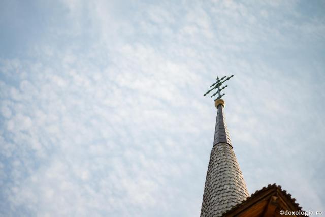 Târnosire de paraclis şi Liturghie arhierească la Mănăstirea „Buna Vestire” din Oradea
