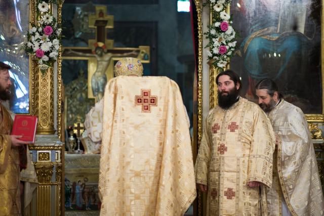 Hram la Catedrala mitropolitană din Iași: „Creștinul ortodox este închinat lui Dumnezeu, este îmbisericit, este altoit ca o ramură pe trunchiul Bisericii”