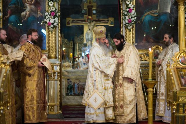 Hram la Catedrala mitropolitană din Iași: „Creștinul ortodox este închinat lui Dumnezeu, este îmbisericit, este altoit ca o ramură pe trunchiul Bisericii”