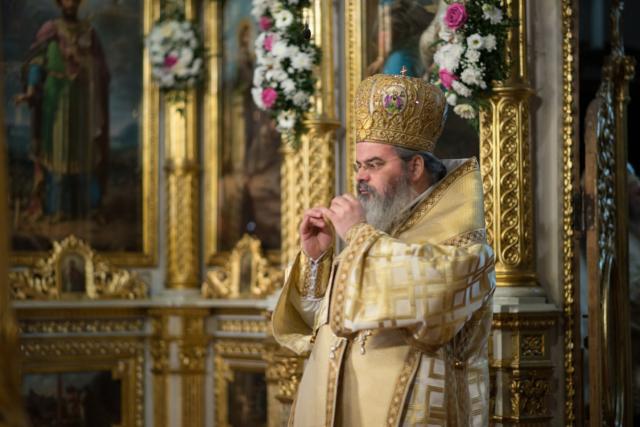 Hram la Catedrala mitropolitană din Iași: „Creștinul ortodox este închinat lui Dumnezeu, este îmbisericit, este altoit ca o ramură pe trunchiul Bisericii”