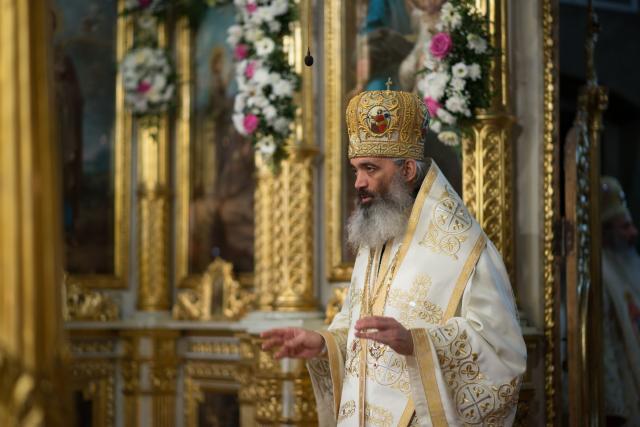 Hram la Catedrala mitropolitană din Iași: „Creștinul ortodox este închinat lui Dumnezeu, este îmbisericit, este altoit ca o ramură pe trunchiul Bisericii”