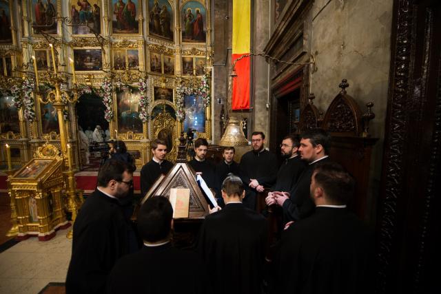 Hram la Catedrala mitropolitană din Iași: „Creștinul ortodox este închinat lui Dumnezeu, este îmbisericit, este altoit ca o ramură pe trunchiul Bisericii”
