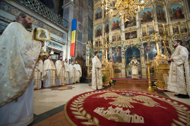 Hram la Catedrala mitropolitană din Iași: „Creștinul ortodox este închinat lui Dumnezeu, este îmbisericit, este altoit ca o ramură pe trunchiul Bisericii”