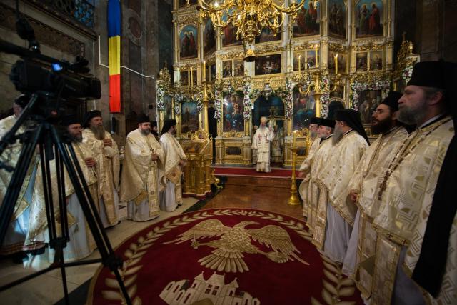 Hram la Catedrala mitropolitană din Iași: „Creștinul ortodox este închinat lui Dumnezeu, este îmbisericit, este altoit ca o ramură pe trunchiul Bisericii”