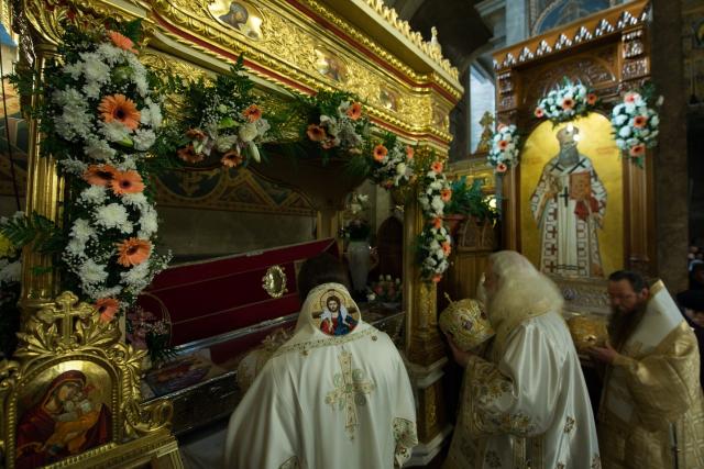 Hram la Catedrala mitropolitană din Iași: „Creștinul ortodox este închinat lui Dumnezeu, este îmbisericit, este altoit ca o ramură pe trunchiul Bisericii”
