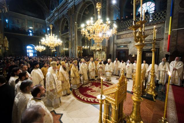 Hram la Catedrala mitropolitană din Iași: „Creștinul ortodox este închinat lui Dumnezeu, este îmbisericit, este altoit ca o ramură pe trunchiul Bisericii”