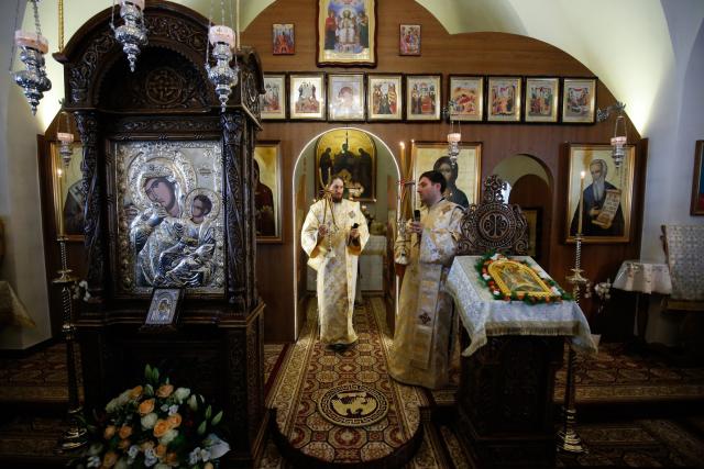 Liturghie cu patru arhierei la Mănăstirea Zosin din Botoșani: „Casa omului este sufletul său”