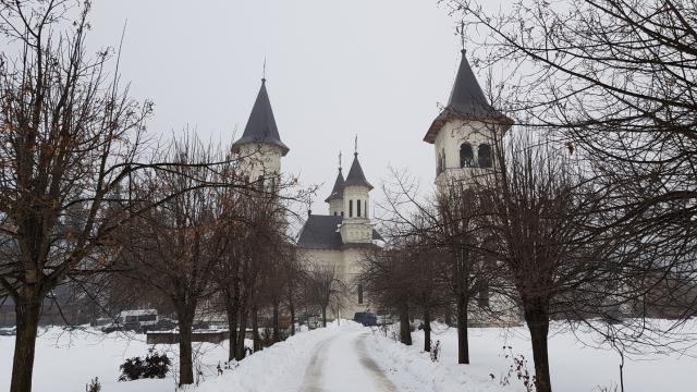 Hramul Parohiei Slătioara