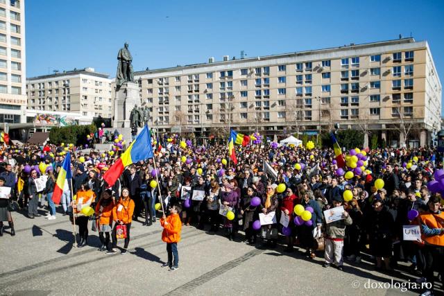 „Unic din prima secundă”: Marșul pentru viață în Mitropolia Moldovei și Bucovinei