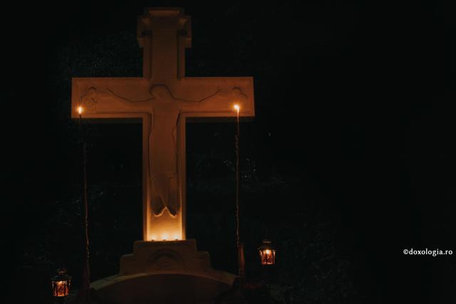 cruce de marmură