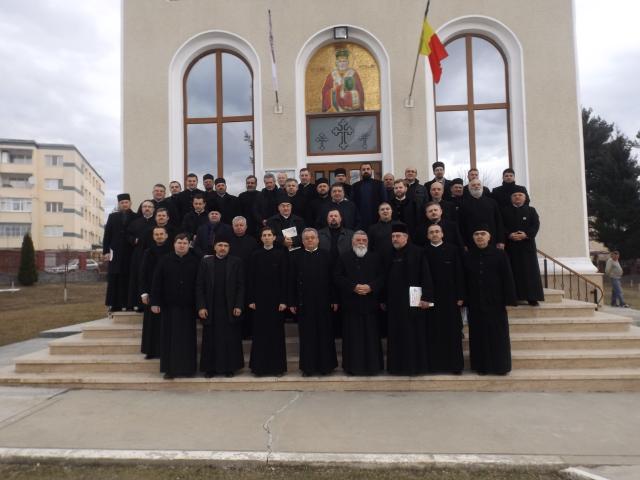 Întruniri preoțești în trei protopiate ale Eparhiei Romanului și Bacăului