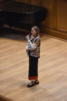 „Festivalul bucuriei”, spectacol de joc şi cântec popular