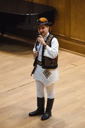 „Festivalul bucuriei”, spectacol de joc şi cântec popular